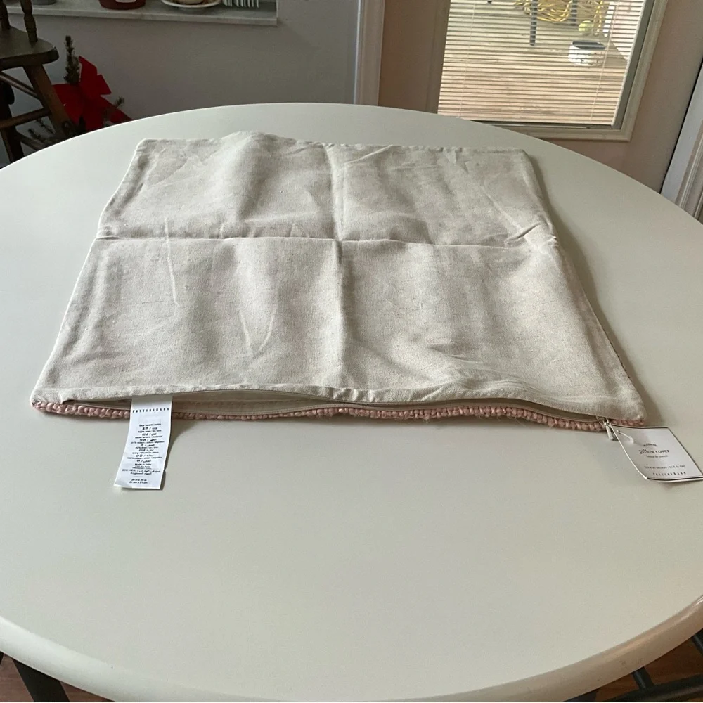 Pottery Barn 20 x 20 Textured Pink Accent Pillow Cover